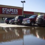STAPLES TO CLOSE 70 STORES IN NORTH AMERICA