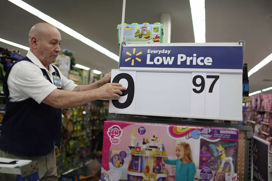 AMAZON AND WALMART ARE IN AN ALL-OUT PRICE WAR THAT IS TERRIFYING AMERICA’S BIGGEST BRANDS