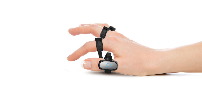THE TAP WEARABLE LETS YOU TYPE ON ANY SURFACE TO SEND MESSAGES