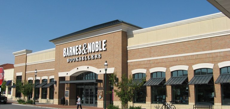 BARNES & NOBLE CUTS STAFF AFTER BLEAK HOLIDAY SALES