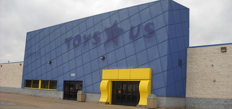 AMAZON REPORTEDLY INTERESTED IN SOME TOYS R US STORES