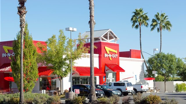 IN-N-OUT BURGER NAMED TOP QSR BRAND, CONVENIENCE STORE WINS FAVORITE SANDWICH CATEGORY