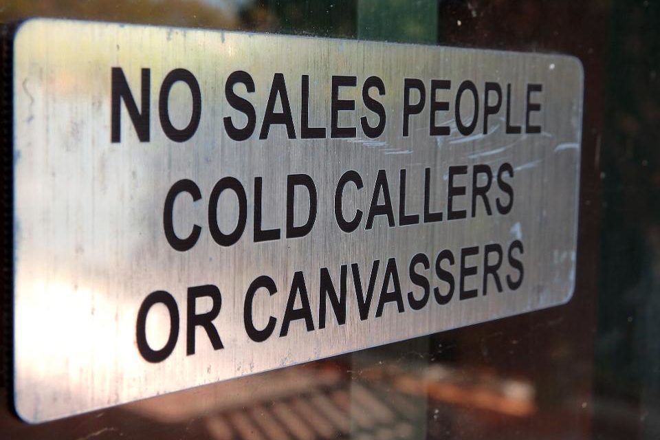 11 ANNOYING HABITS OF SALESPEOPLE THAT DAMAGE THE EXPERIENCE FOR PROSPECTS