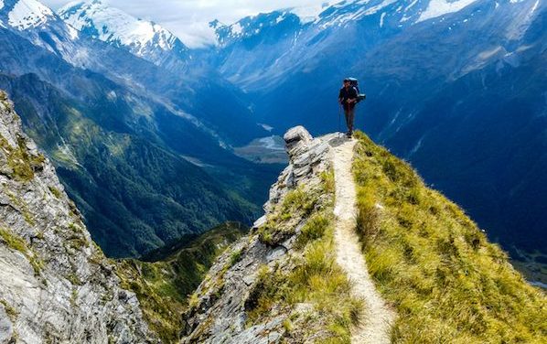 HOW TO BE PERSISTENT IN SALES WITHOUT ANNOYING YOUR PROSPECTS