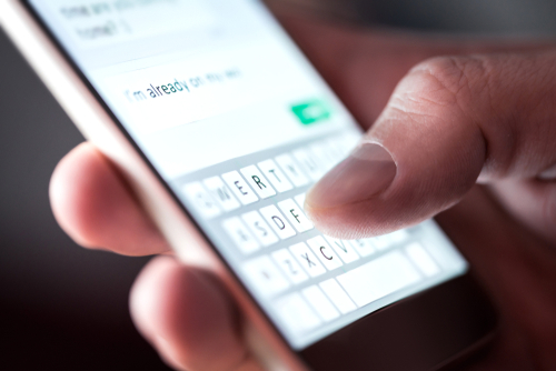 HOW TO IMPROVE CUSTOMER COMMUNICATIONS WITH TEXT MESSAGING
