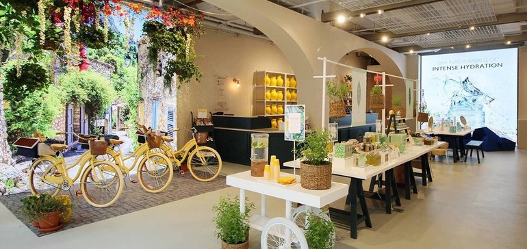 WHAT DOES EXPERIENTIAL RETAIL EVEN MEAN THESE DAYS?
