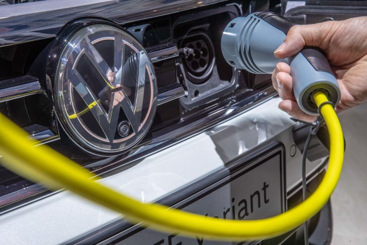 VW’S ELECTRIFY AMERICA TO BUILD MORE EV CHARGERS AT WALMART STORES