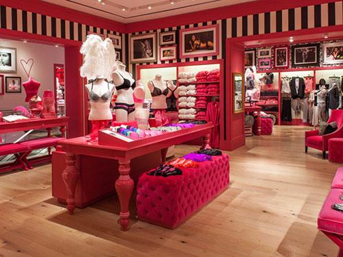 Victoria’s Secret Sold at $1 Billion Valuation; Wexner to Step Down