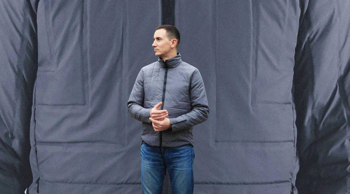 This Shape-Shifting Jacket Automatically Gets Warmer as the Temperature Drops