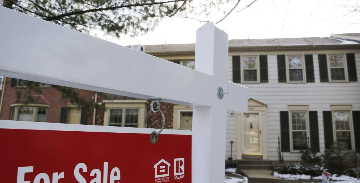 U.S. Pending Home Sales Race to Record High in August