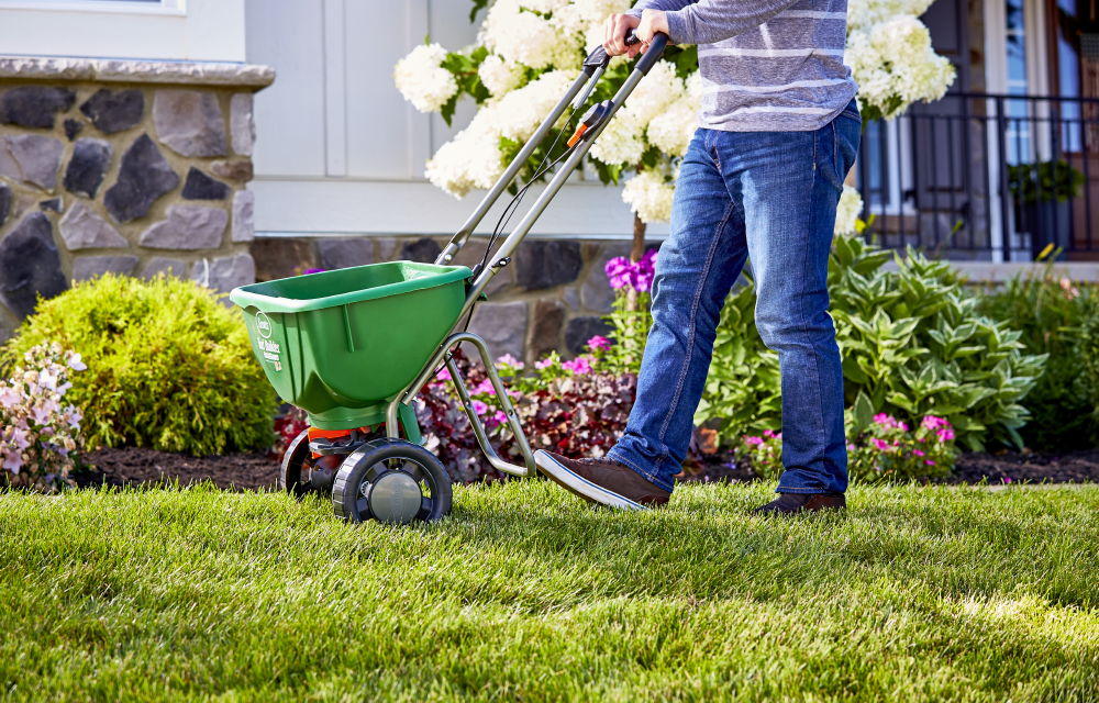 Kickoff Lawn Season with Scotts!