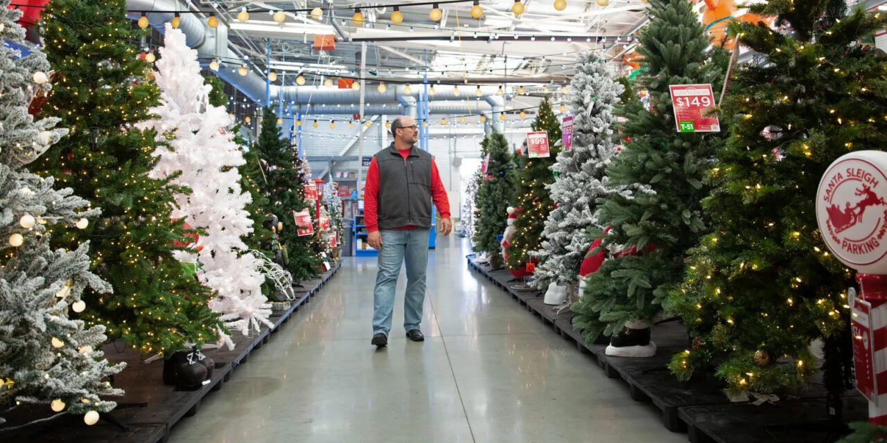 The Weekly Closeout: Retailers Gear Up for the Holidays, Figs Opens Second Store