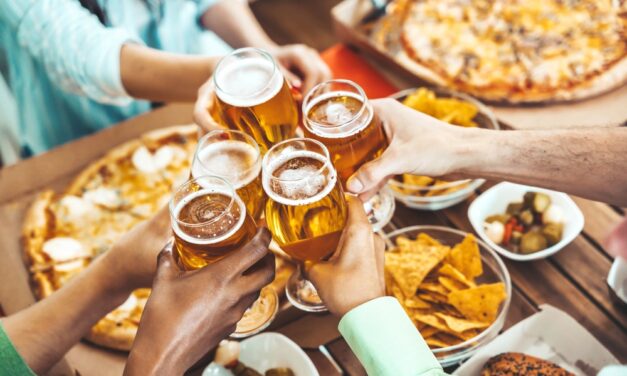The Rise of Non-Alcoholic Beverages: How Dry January and Mindful Drinking Are Shaping Consumer Trends